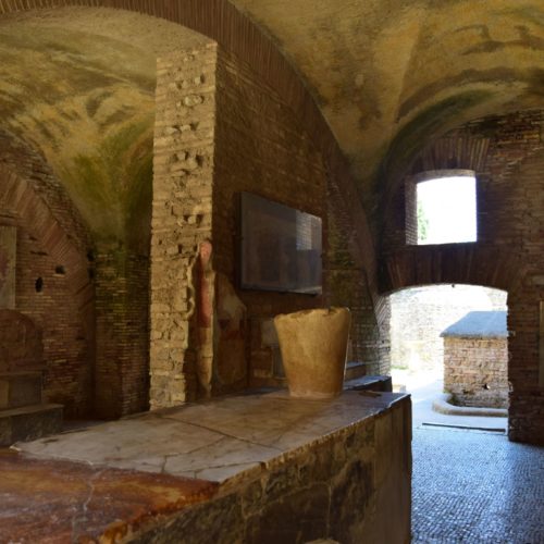 Чому варто піти в Катакомби Риму?